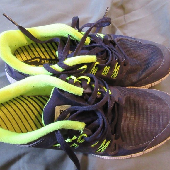 Womens Nike H2O Repel Free 5.0 Running Shoes Sz 7.5 - Picture 3 of 8